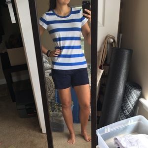 GAP Essential Crew Neck